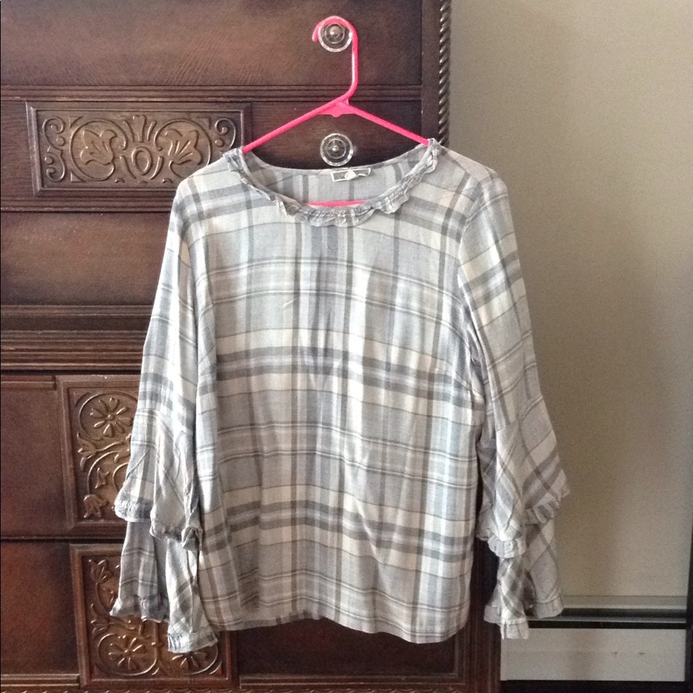 Bell sleeved flannel blouse